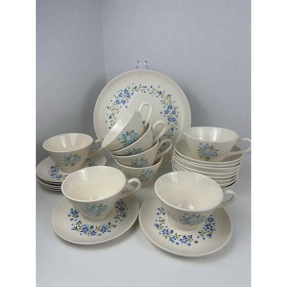 Stetson Ring Of Blue Flowers China VTG Aqua & Blue floral Set Of 24 - Picture 1 of 9